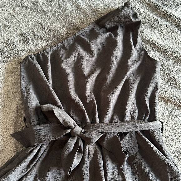 Black one strap romper sized L - Picture 2 of 4